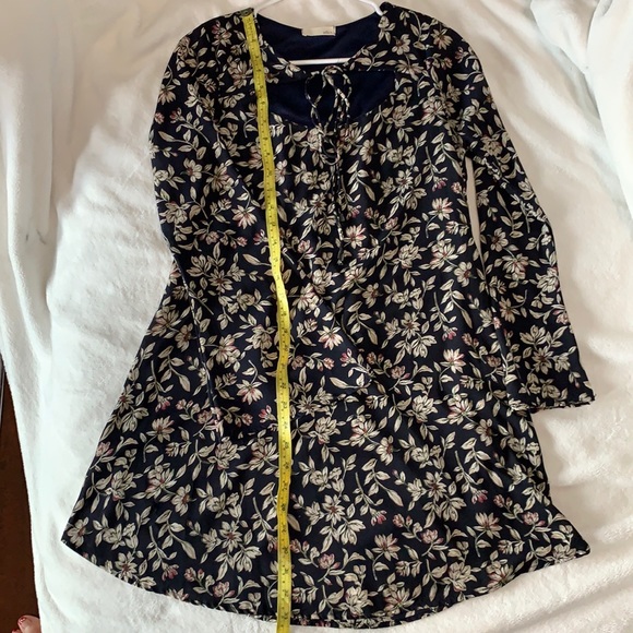 Jella c. Dress Size: small - Picture 4 of 6